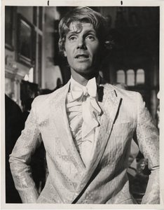 Skuespiller James Fox iført en jakke af Mr Fish, 1968